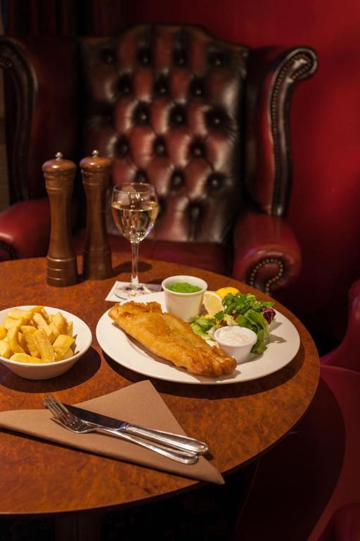 Strangford Arms Hotel Ньютаунардс Екстер'єр фото
